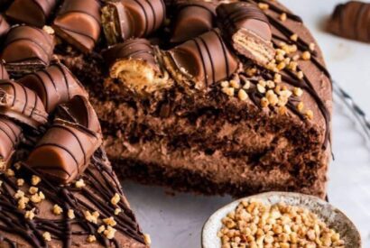 Thumbnail for Kinder Bueno Cake! 