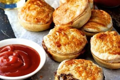 Thumbnail for Party Pies (Aussie Mini Beef Pies / Mini Meat Pies)